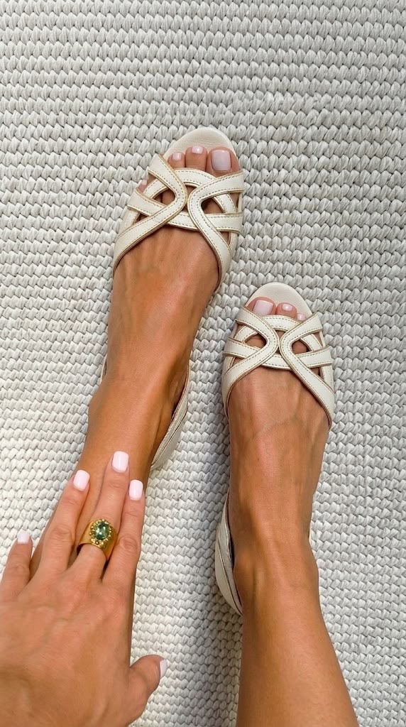 Camilla | Elegante Creme-Sandalen