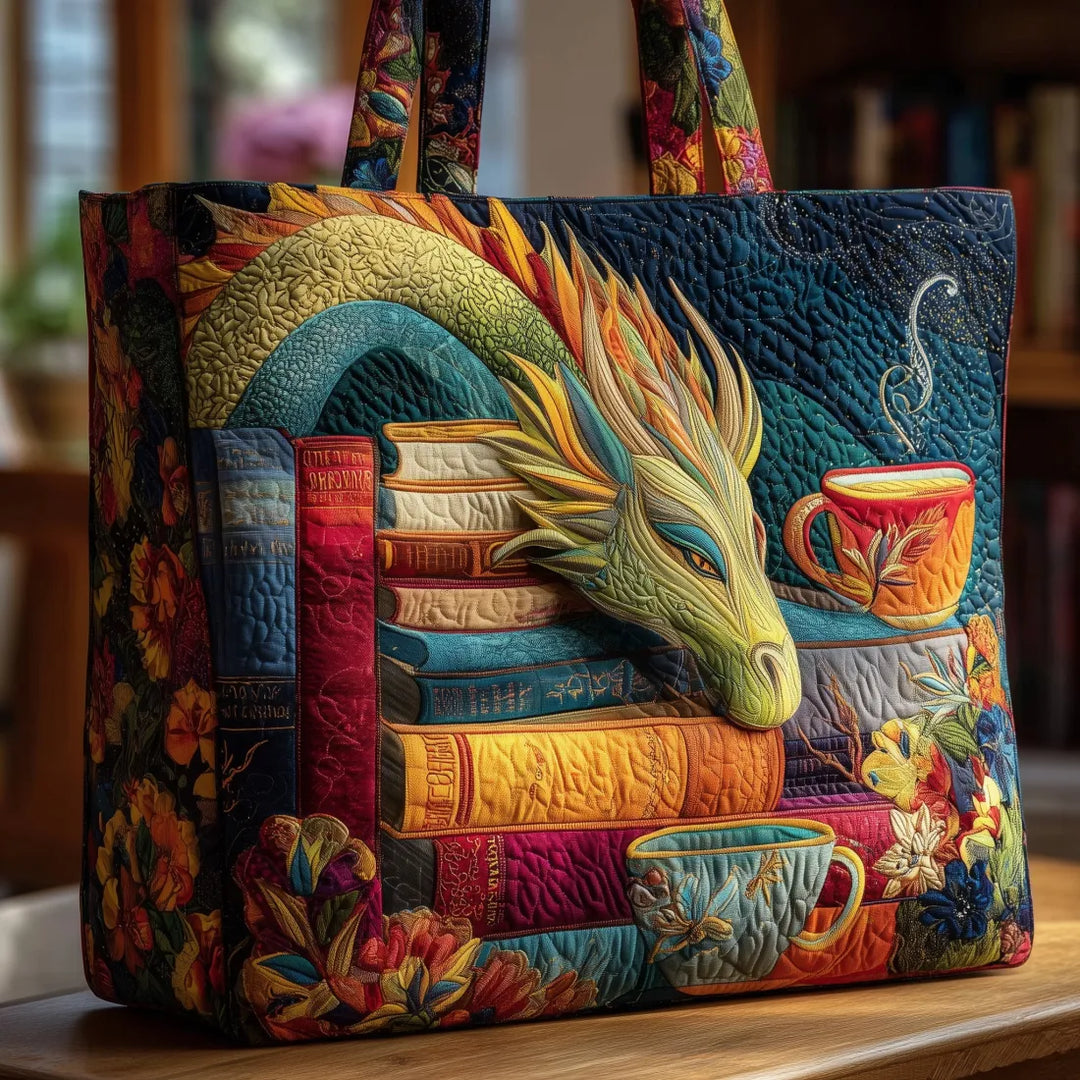 Kunstvoller Shopper – Lesender Drache mit Büchern und Tassen