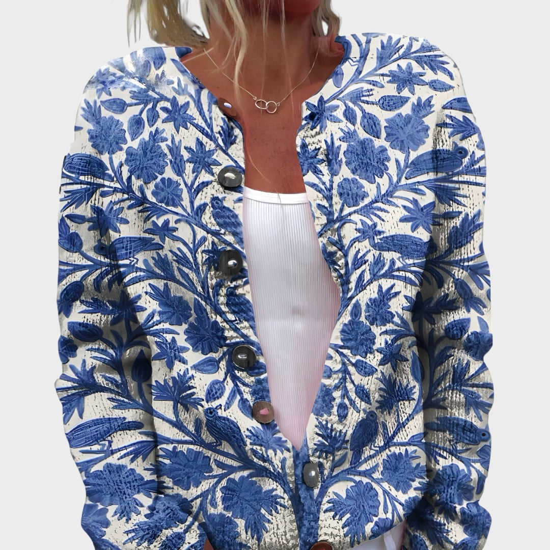 Isla Damen Cardigan Blau mit Blumenmuster, leichte Strickjacke für den Herbst
